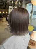 20代30代40代ブリーチなしオリーブグレージュ外はねボブ
