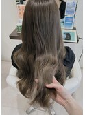 オリーブグレージュ