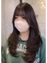 ロロネー 池田(Lolonois)&nbsp;ナチュラルブラウン × 顔まわりレイヤーカット｜艶カラー