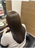 ロングヘアでも軽やかな動きを
