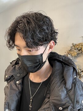 トイロ(toiro) ☆ツイストスパイラル センターパート