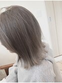 ホワイトグレー