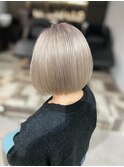 シルバーベージュ ボブスタイル