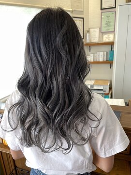 メレット(Meret) スモーキーシルバー