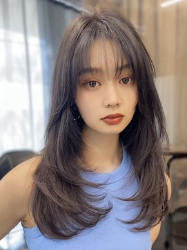 フォンズ(FONS) 暗めカラー/アッシュグレーカラー/レイヤーカット/内巻きヘア