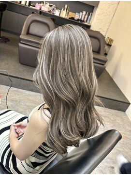 ブレンド 渋谷(BLend) 20代30代40代白髪ぼかしハイライト小顔ショートボブミニウルフ