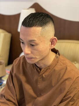 フォーコーナーズカットショップフェイビーズ 名古屋西(FourCornersCutShop favey's) クロップ