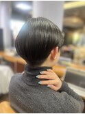 刈り上げちゃいました！ラウンドぱっつんマニッシュショート