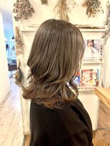 クッキー ヘアーアンドメイク(COOKIE Hair&Make)&nbsp;大人アッシュベージュ×セミレイヤー