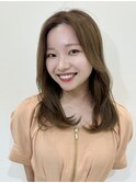 大人可愛い顔周りレイヤーミディアム　韓国巻きブロンドベージュ