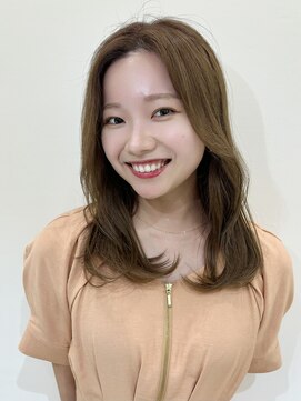 ピークアブー アヴェダ アトレ恵比寿(PEEK-A-BOO AVEDA) 大人可愛い顔周りレイヤーミディアム　韓国巻きブロンドベージュ