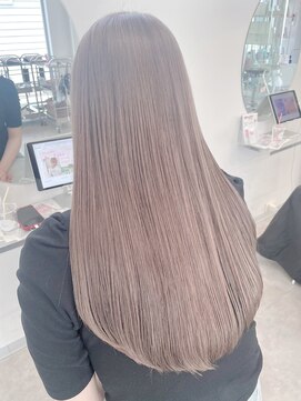 フウ(fuh) シルバーグレージュ/グレージュ/透明感カラー/ハイトーン/艶髪