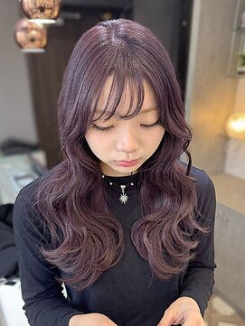 ジルバイジゼル(JILL by GiseL) ロング ケアブリーチ ハイトーン 顔周りレイヤー　前髪 10代20代