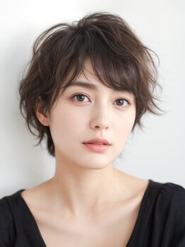 小顔バランスは“顔周り”で決まる。似合わせの名手がつくる美シルエット♪