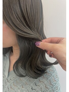 ジーナ 福岡天神(Zina) 透明感カーキグレージュ・イヤリングカラー【Zina福岡天神】