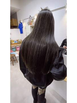 オリビアヘアー(OLIVIA HAIR) ロングに映えるハイライトグレージュ