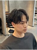 【やり過ぎない自然な質感】センターパート×シャドウパーマ