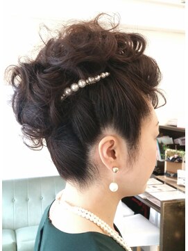 ヌードカラー(NUDE COLOR) 【NUDE COLOR】モヒカン風ヘアアレンジ