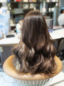 リバレッジ 広尾(Leverage) 透明感艶ブラウン