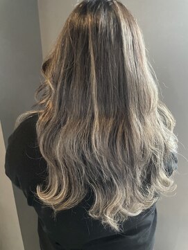 ライズ バイ レボ(RISE by REVO) 大人可愛いココアベージュグレージュカラーボブウルフ黒髪我孫子