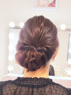 ヒャン(hyang) サイドアップスタイル／ヘアセット