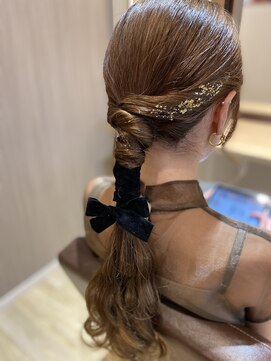 フレッサ(flesa) ねじりダウンポニー♪