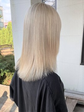 ラパンセベージュ(LA PENSEE BEIGE) ホワイトブロンド