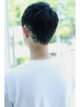 アルトリスト(Altruist Aging×HAIR&SPA) 刈り上げセンターパートリバースセンターパートニュアンスパーマ