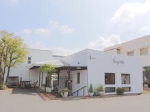 レゴリスヘアークリエイティブブランド(Regolith hair creative brand)の雰囲気（真っ白な壁が目印です◎）