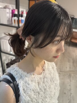 コワファースト長崎シャンプーボーイ 2nd(COIFF1RST 長崎 SHAMPOO BOY) 顔周りカットで朝も楽ちん!結んでも可愛い顔周り