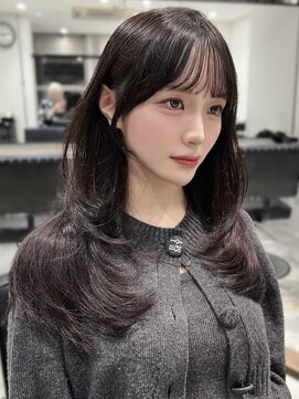 アイヴィー(IVY) 韓国レイヤーカット 小顔前髪カット シースルーバング おくれ毛