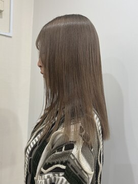 ゼストララ(ZEST Lara) こっくりベージュカラー【吉祥寺】斎藤百花