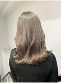 原宿ミルクティーアッシュグレージュミディアムロングウルフ30代