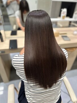 【縮毛矯正】思わず触れたくなる！ツヤツヤさらさらストレート