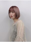 シアーピンクベージュ顔まわりレイヤーボブ