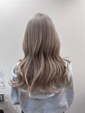アン(Hair make un) ミルクティー