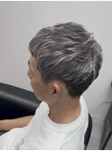 前髪立ち上げ×ホワイトメッシュグレイショート