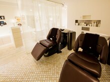 ヘアーサロンウフ(hair salon Oeuf)の雰囲気（フルフラットのシャンプー台でのスパは眠りを誘います(自由が丘)）