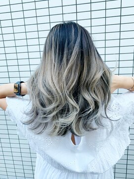 オーク ガーデン 中目黒(OAK garden) エアタッチバレイヤージュ×ホワイティベージュ♪シャドウルーツ