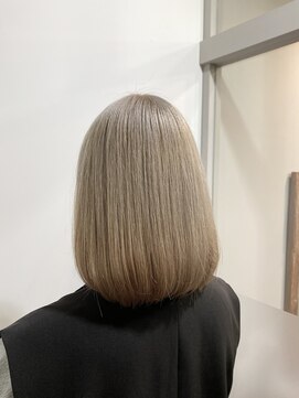 ハロ 蕨(HALO) ホワイトベージュ【田中萌菜】