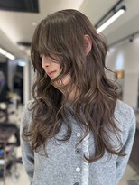 ジルバイジゼル(JILL by GiseL)&nbsp;セミロング　レイヤーカット　顔周り　シースルーバング　ツヤ髪