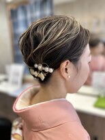 サクラ(SAKURA)&nbsp;ミディアムショートでアップ風