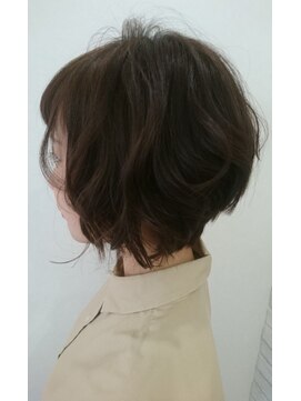 ハナ ビューティーヘアー(hana.) 前下がりショートボブ