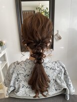 編みおろし ローポニー ガーリー ゆるふわ ヘアアレンジ