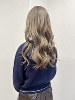 リア(Lia by KENJE)&nbsp;1ブリーチで出来るヘーゼルベージュカラー