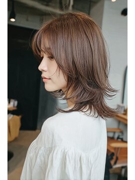 リアン アオヤマ(Liun Aoyama) 外ハネミディアムレイヤー髪質改善カラー髪質改善ストレート