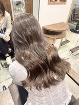 マニア(mania.)&nbsp;オリーブベージュ透け感ブリーチなしワンカラー艶カラー