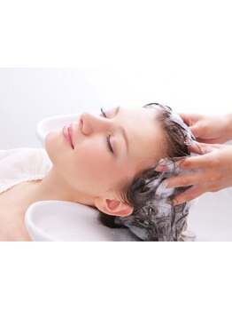 【極上の癒し空間】落ち着いた雰囲気を求めていた方へ。上質空間でリラックスしながら頭皮クレンジング♪