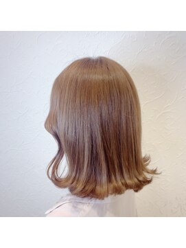 リー ルーチェ 布施(Lee Luce) ベージュカラー