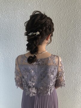 パリスパート2 サイド 編み込み トップ ゆるふわ 編み下ろし ヘアアレンジ